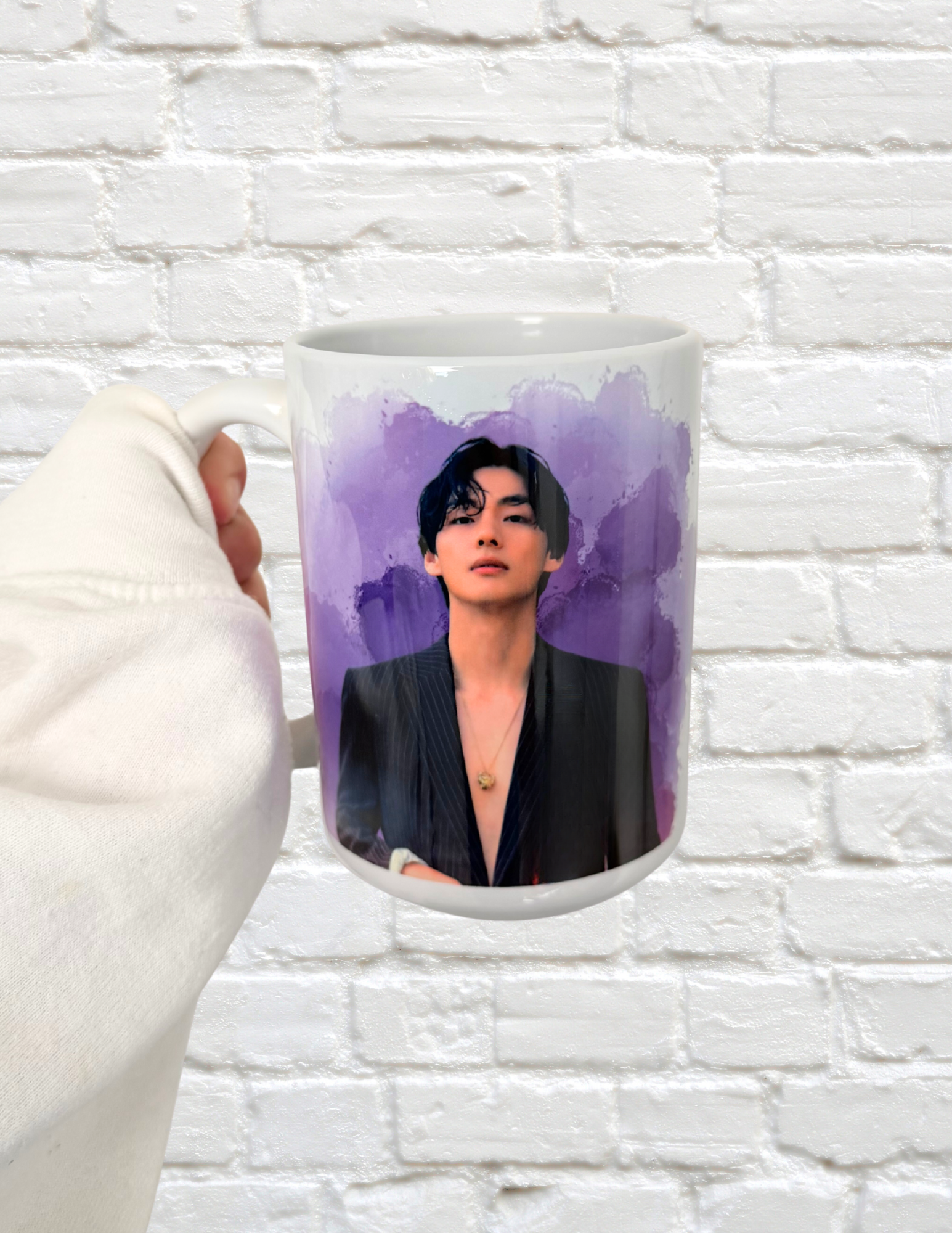 V Mug